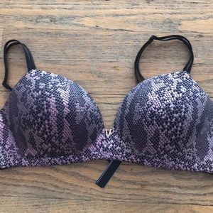 Lightly padded bra 💖🐍